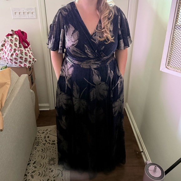 Navy Blue Flutter Sleeve V-Neck Gown - Picture 2 of 2